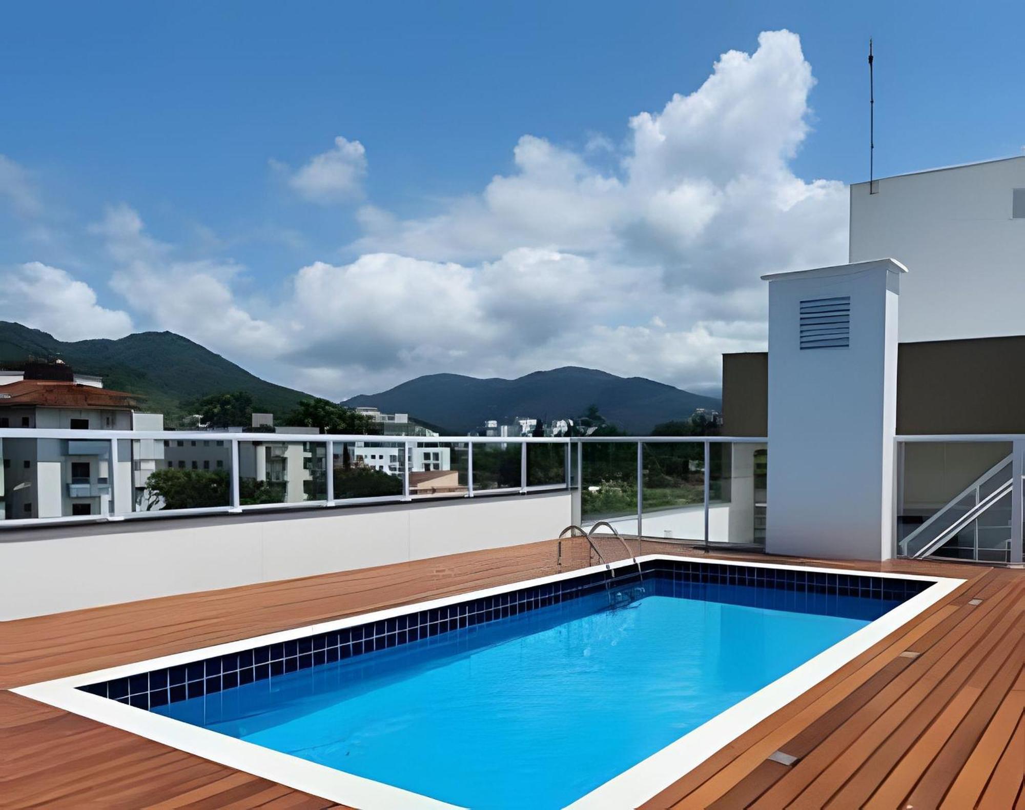 Com Piscina E Duas Apartamento *